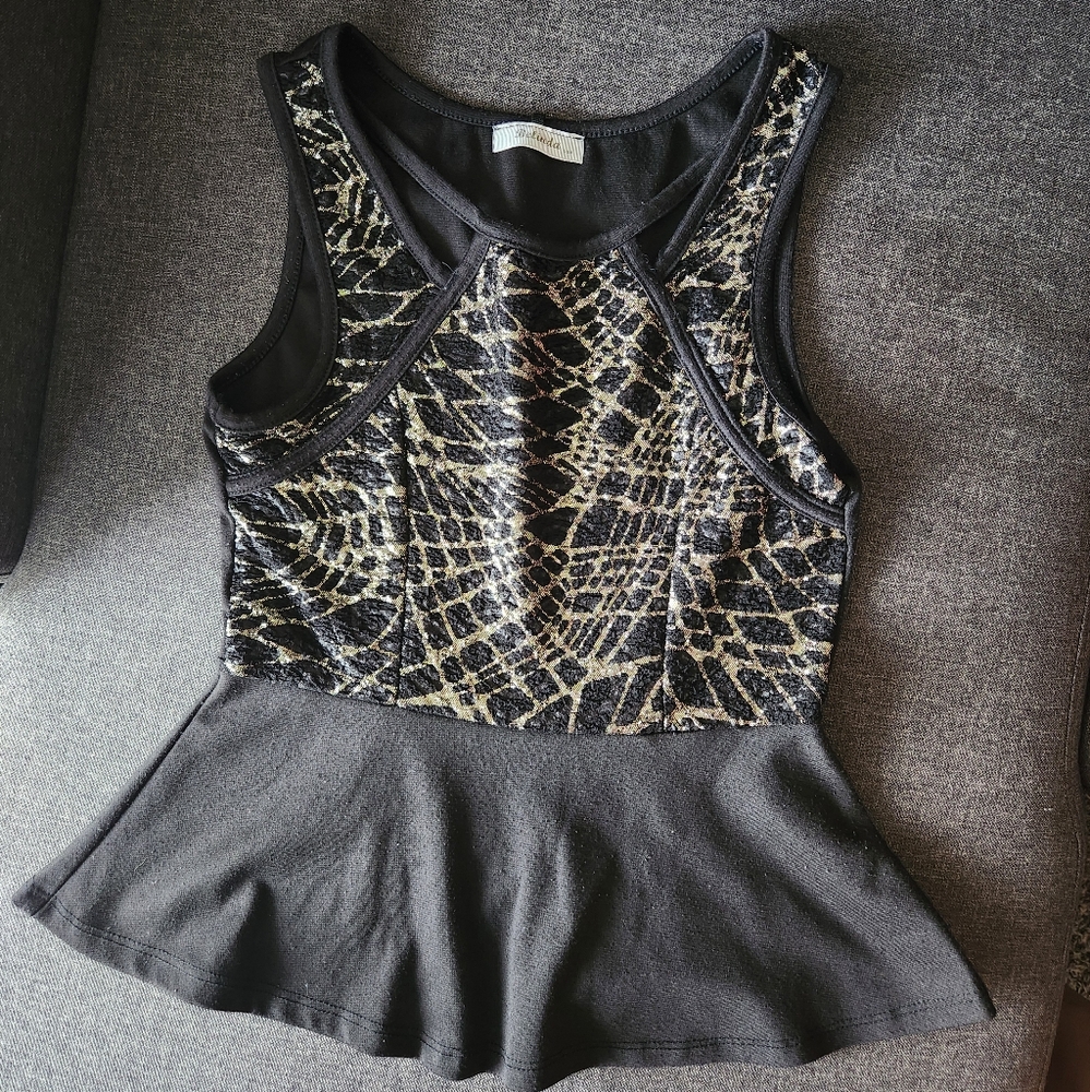 🔺️2 For $8 Black and Gold Top